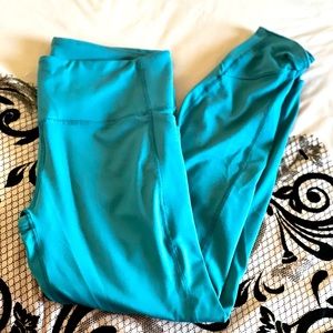 Super Cute Teal Active Leggings
